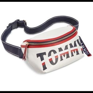 Tommy Hilfiger Viola Convertible Belt Bag